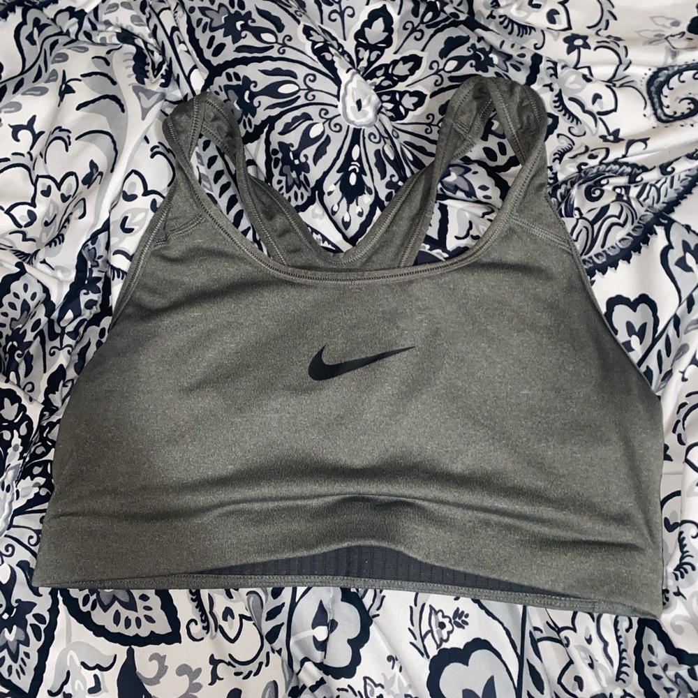 nike sports bra medium